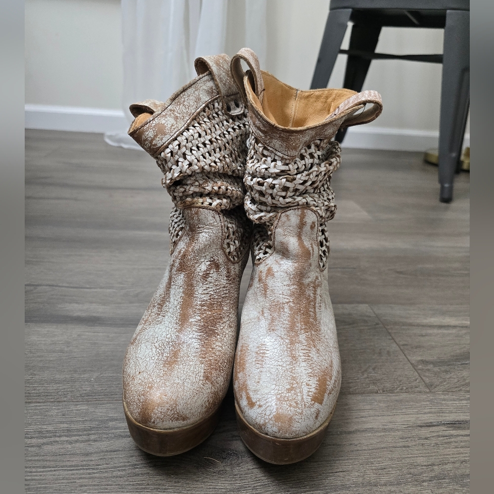 Bed Stu Tan and Cream Ankle Boots - Picture 6 of 11